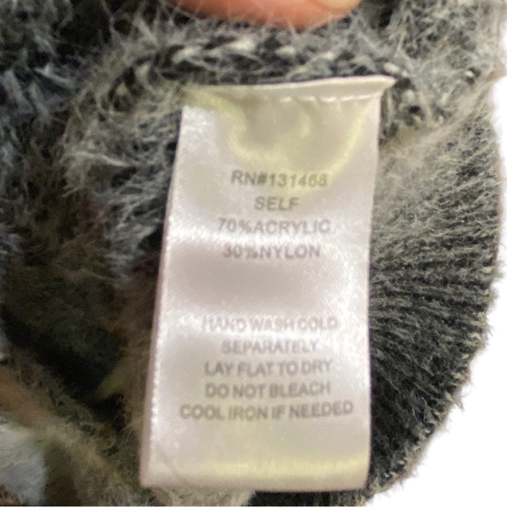 Fate Formosa Color Block Fuzzy Pullover Size M Wh… - image 5